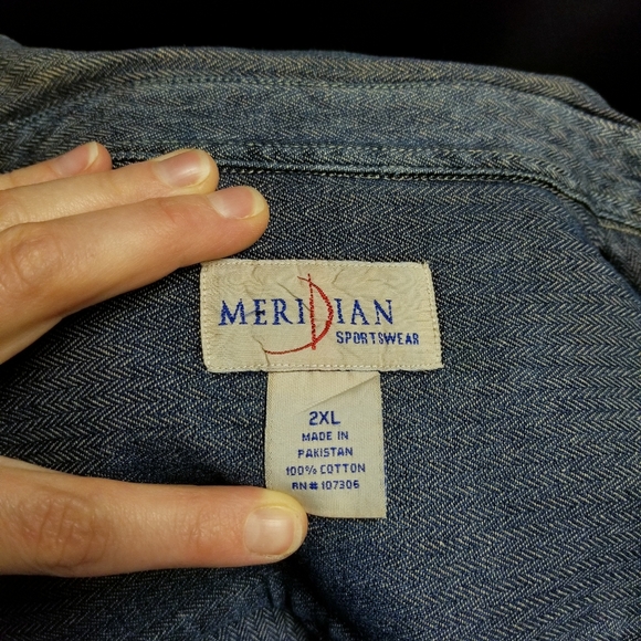 ⭐️4x for $20 Vintage Long Sleeve Button Up Denim-like Shirt - Picture 5 of 6